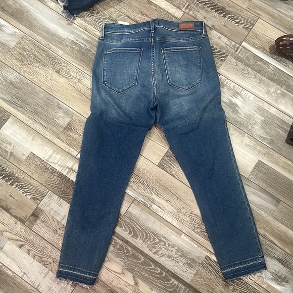 A&F - Picture 2 of 2